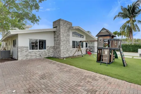 2570 NE 201st Street Miami FL 33180