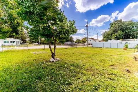 1430 NW 87th Terrace Miami FL 33147