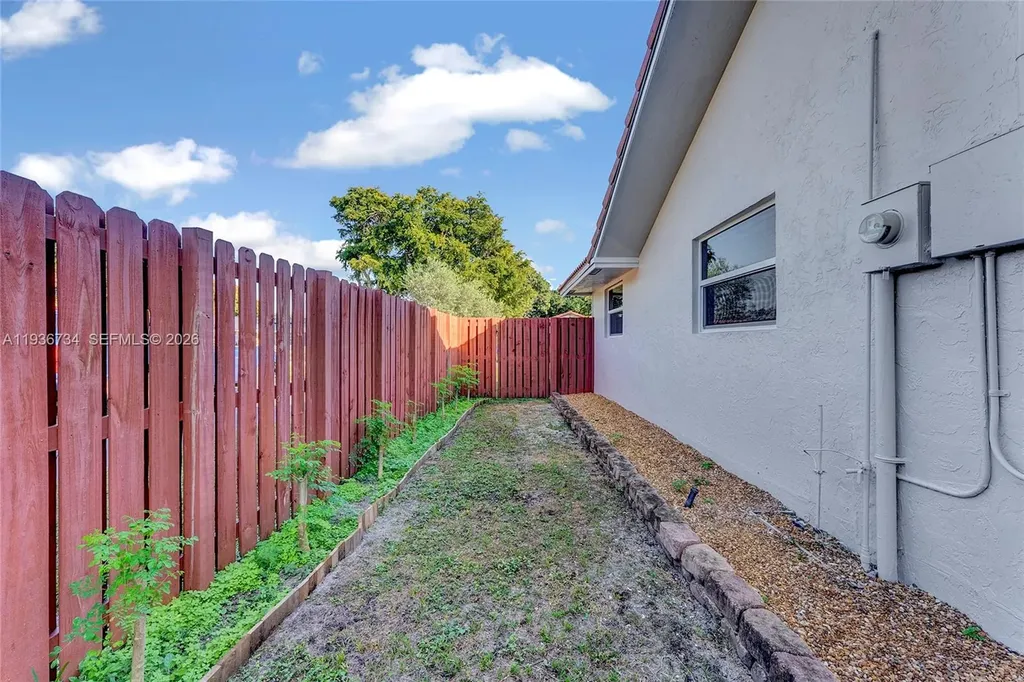 2540 NW 115th Drive Coral Springs FL 33065