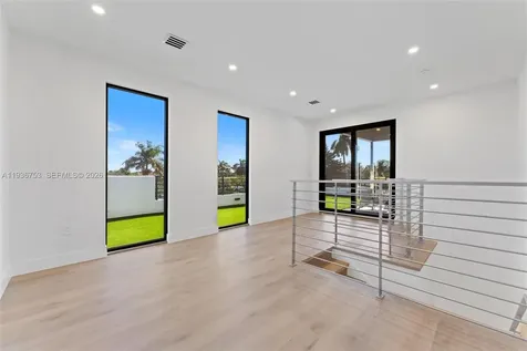 2435 NE 18th Street Fort Lauderdale FL 33305