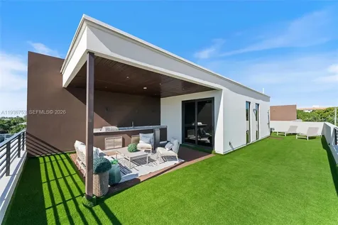 2435 NE 18th Street Fort Lauderdale FL 33305