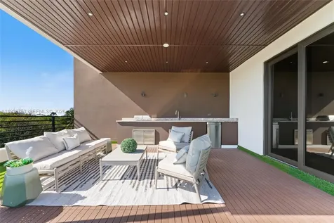 2435 NE 18th Street Fort Lauderdale FL 33305