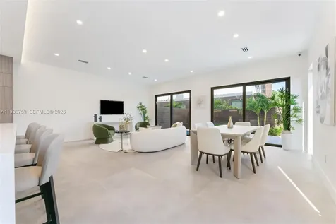 2435 NE 18th Street Fort Lauderdale FL 33305