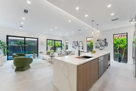 2435 NE 18th Street Fort Lauderdale FL 33305