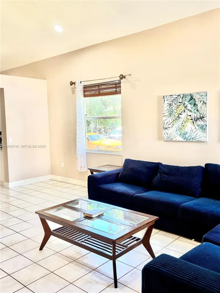 306 NW 115th Way Coral Springs FL 33071