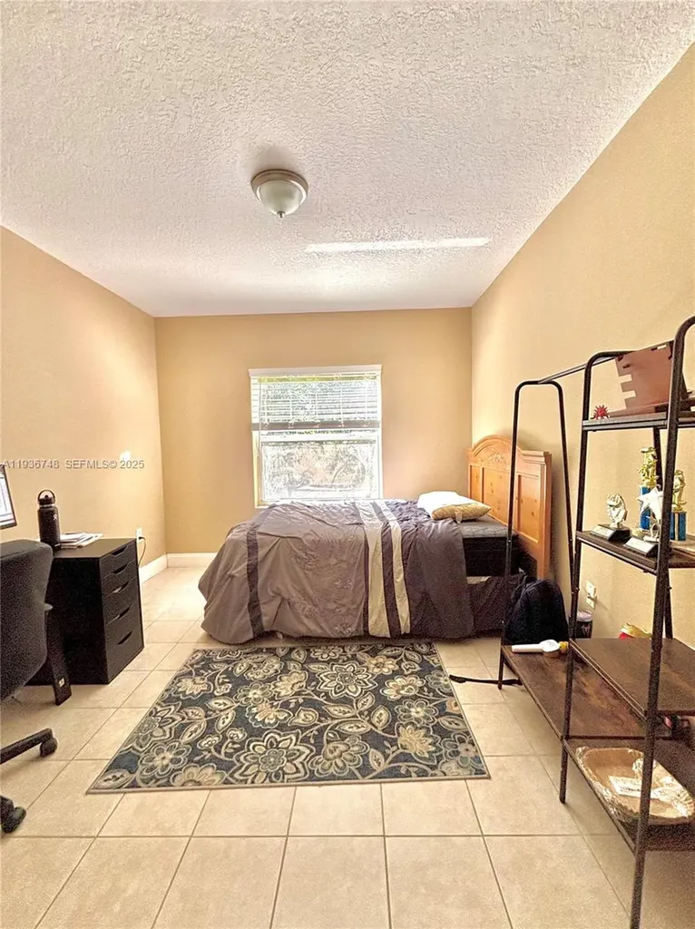 306 NW 115th Way Coral Springs FL 33071