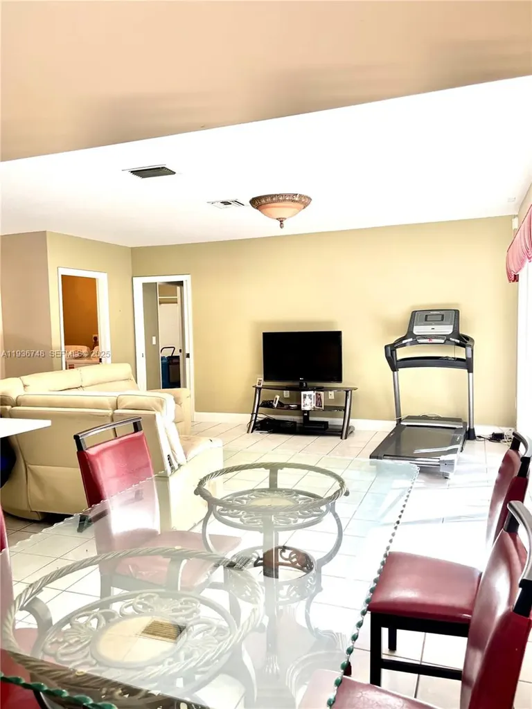 306 NW 115th Way Coral Springs FL 33071