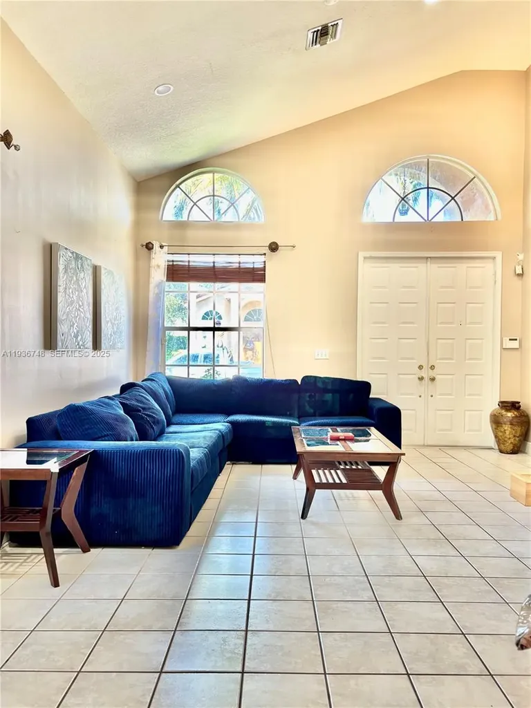 306 NW 115th Way Coral Springs FL 33071