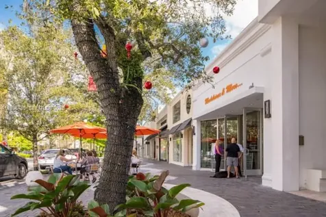 911 E Ponce De Leon Boulevard Coral Gables FL 33134
