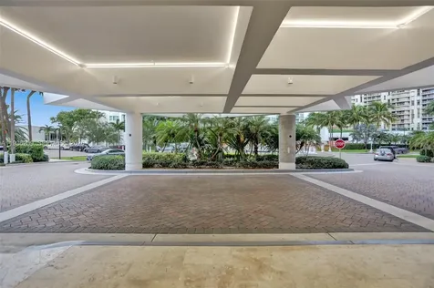 20281 E Country Club Drive Aventura FL 33180