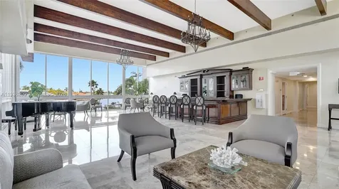 20281 E Country Club Drive Aventura FL 33180