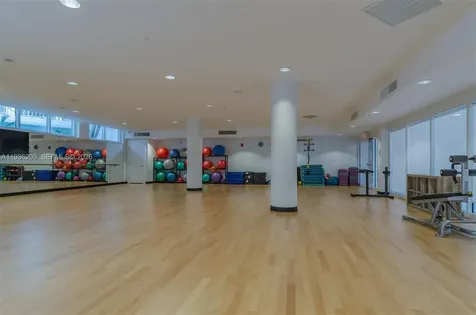 20281 E Country Club Drive Aventura FL 33180