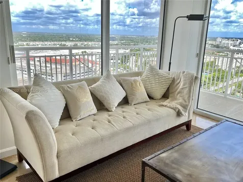 19501 W Country Club Drive Aventura FL 33180