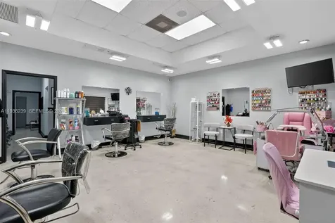 Full-service Beauty Salon For Sale In Doral Doral FL 33172