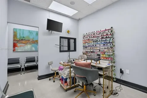 Full-service Beauty Salon For Sale In Doral Doral FL 33172