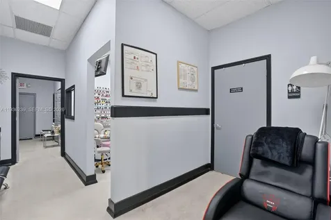 Full-service Beauty Salon For Sale In Doral Doral FL 33172