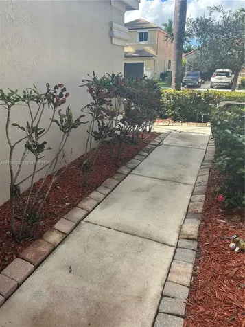 948 NW Phoenix Way Weston FL 33327