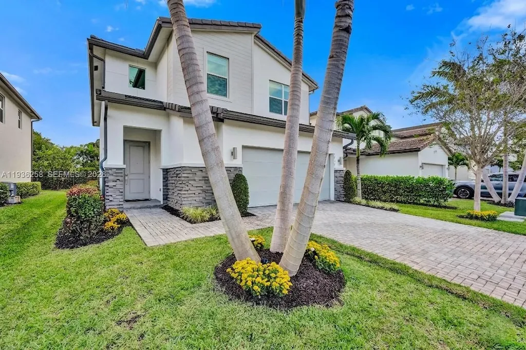 2737 Country Lake Trail Boynton Beach FL 33436