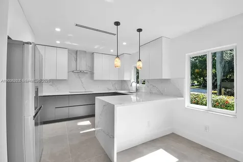 7902 SW 67th Avenue South Miami FL 33143