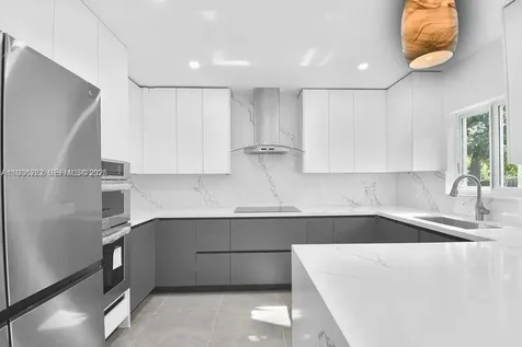 7902 SW 67th Avenue South Miami FL 33143