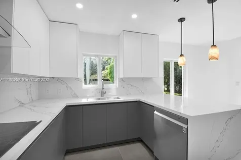 7902 SW 67th Avenue South Miami FL 33143