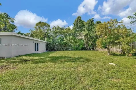 7902 SW 67th Avenue South Miami FL 33143