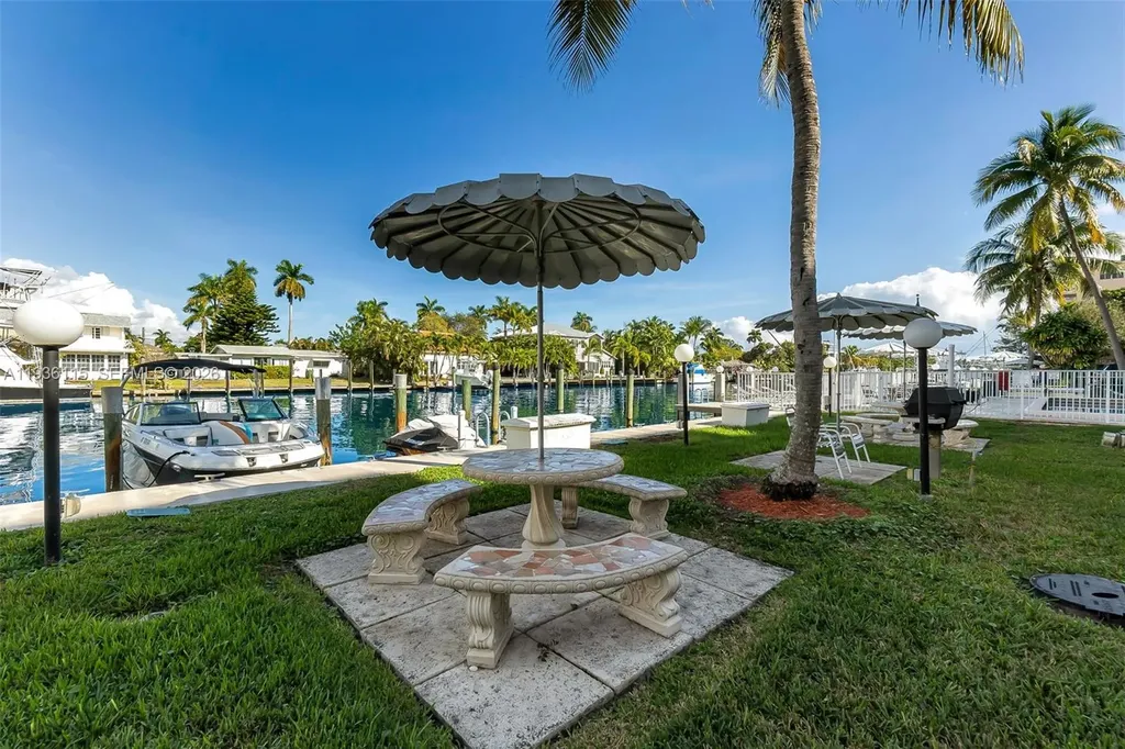 1731 SE 15th Street Fort Lauderdale FL 33316