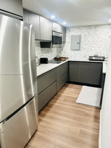 2625 Collins Avenue Miami Beach FL 33140