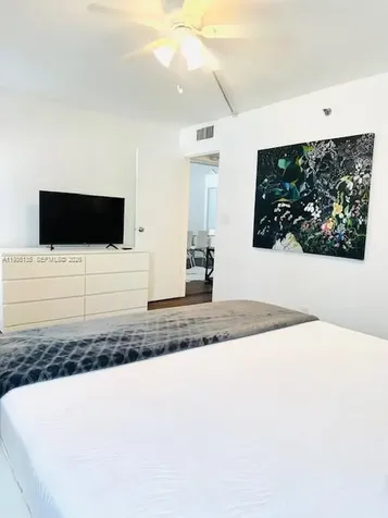 2625 Collins Avenue Miami Beach FL 33140