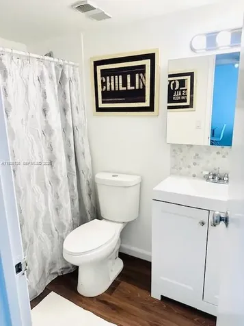 2625 Collins Avenue Miami Beach FL 33140