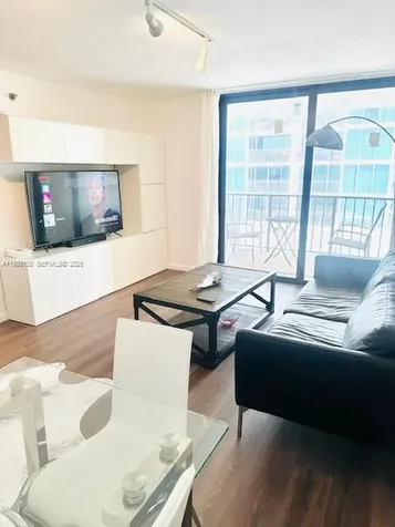 2625 Collins Avenue Miami Beach FL 33140