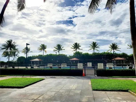 2625 Collins Avenue Miami Beach FL 33140
