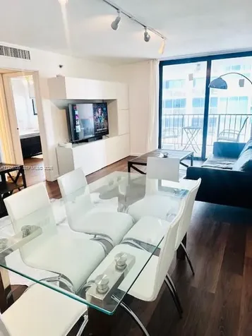 2625 Collins Avenue Miami Beach FL 33140