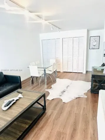 2625 Collins Avenue Miami Beach FL 33140