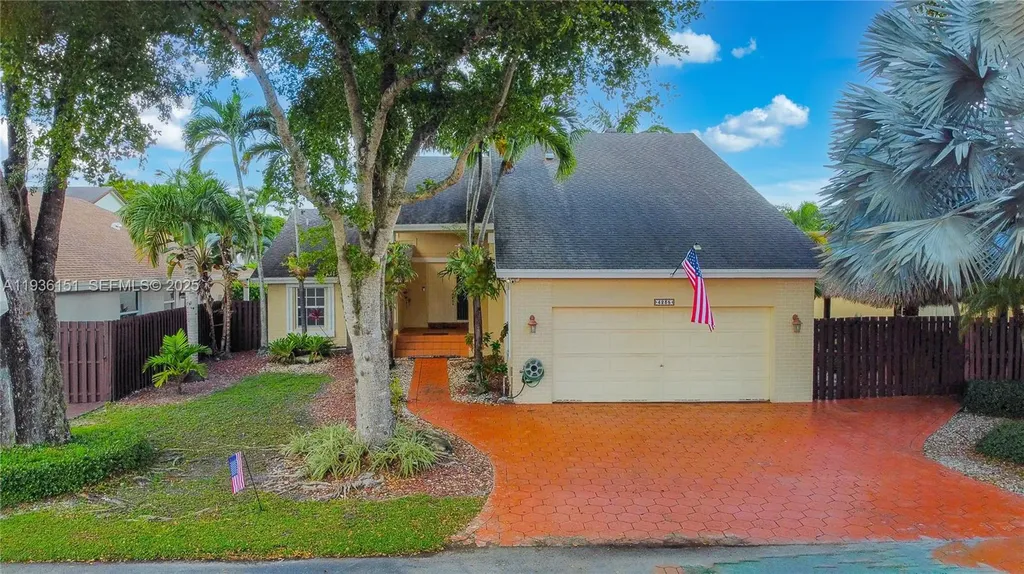 4235 SW 148th Place Miami FL 33185