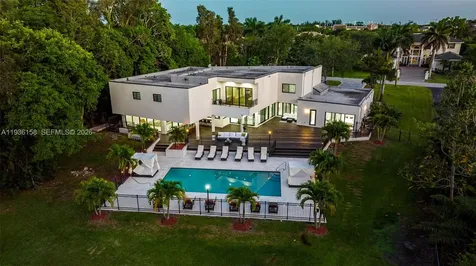 11861 NW 4th Street Plantation FL 33325