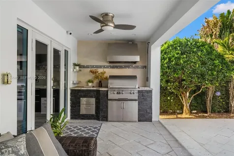 1251 Kane Concourse Bay Harbor Islands FL 33154