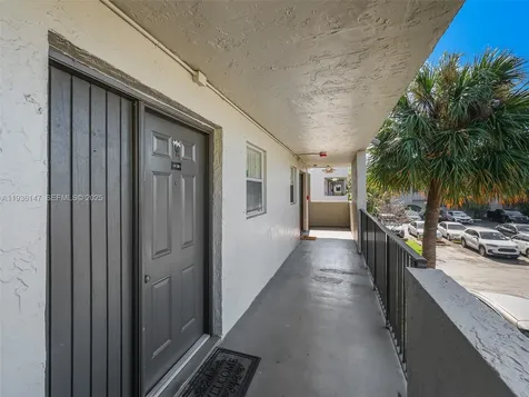130 NW 87th Avenue Miami FL 33172