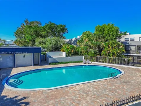130 NW 87th Avenue Miami FL 33172
