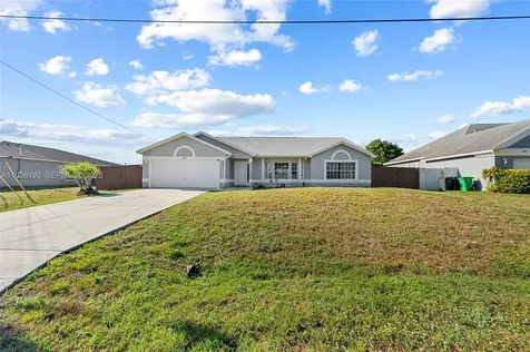 791 SW Hillsboro Circle Port St. Lucie FL 34953