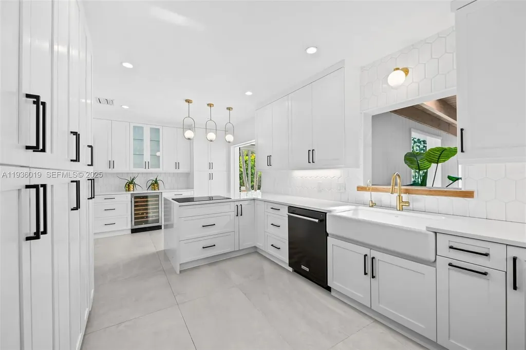 2728 NE 19th Street Fort Lauderdale FL 33305