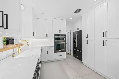 2728 NE 19th Street Fort Lauderdale FL 33305