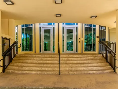 2501 S Ocean Drive Hollywood FL 33019