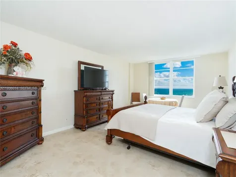 3725 S Ocean Drive Hollywood FL 33019