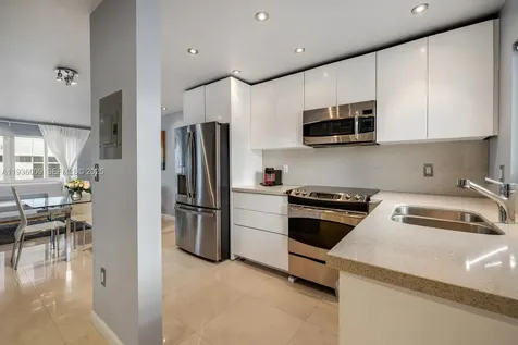325 Ocean Drive Miami Beach FL 33139