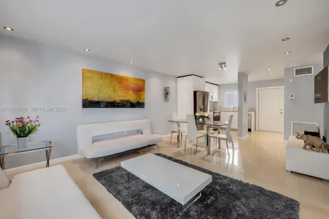 325 Ocean Drive Miami Beach FL 33139