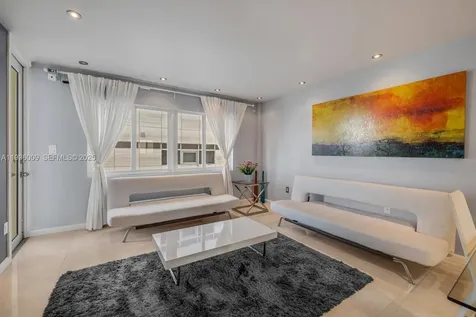 325 Ocean Drive Miami Beach FL 33139