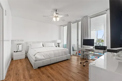 7918 Harbor Island Drive North Bay Village FL 33141