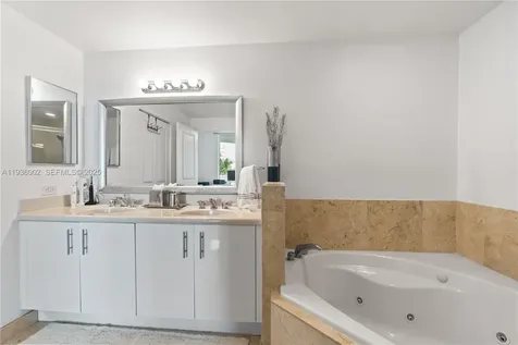 7918 Harbor Island Drive North Bay Village FL 33141