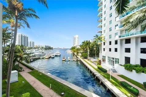 7918 Harbor Island Drive North Bay Village FL 33141